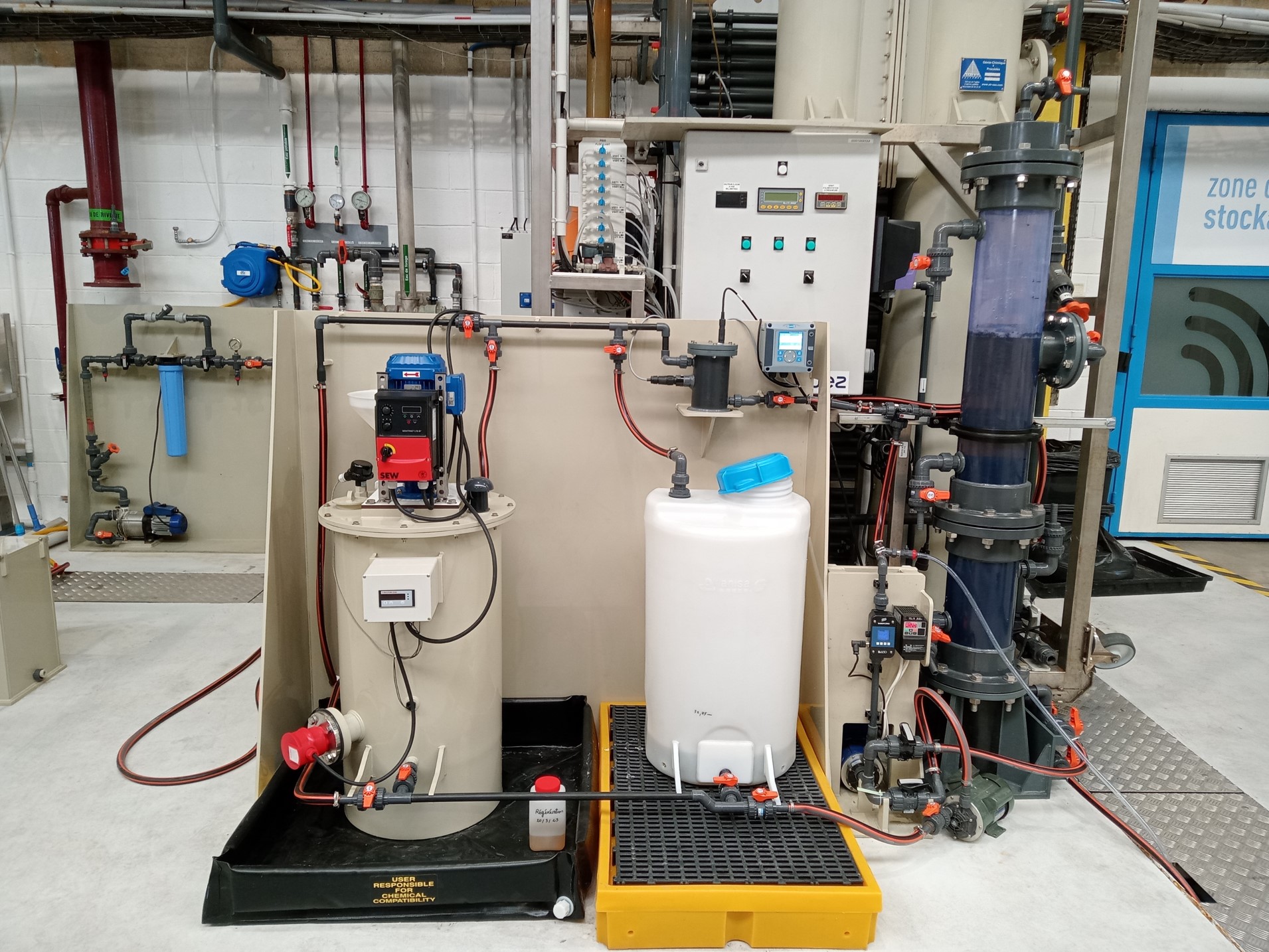 Essais en laboratoire et sur pilote de régénération chimique à la soude du charbon actif en grain sur site : application en production d’eau potable