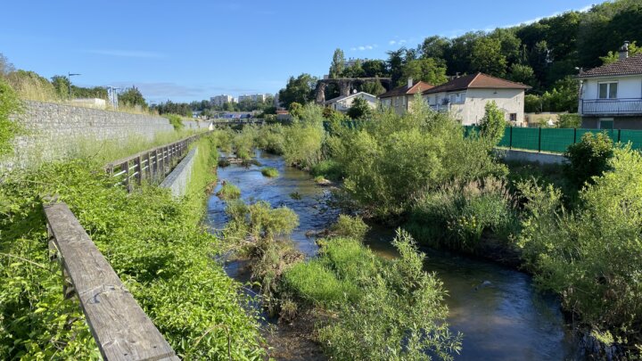 Mieux coexister avec les petites rivières urbaines